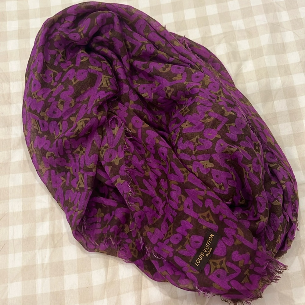 Louis Vuitton scarf